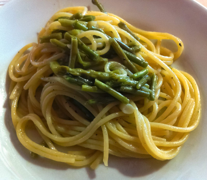 Spaghetti agli asparagi selvatici